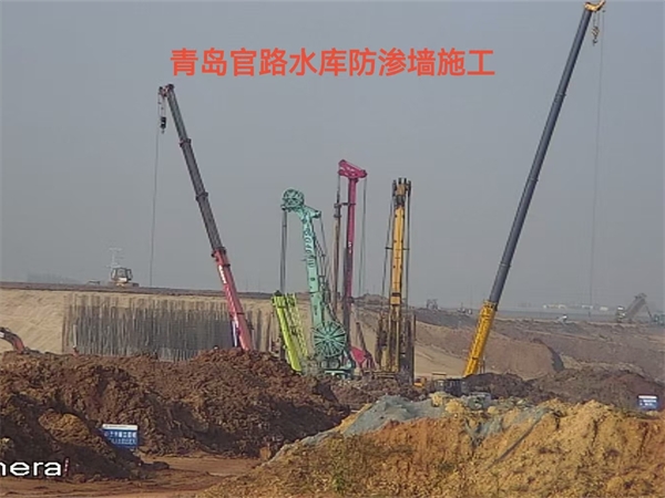旋挖抓斗入岩防渗墙施工